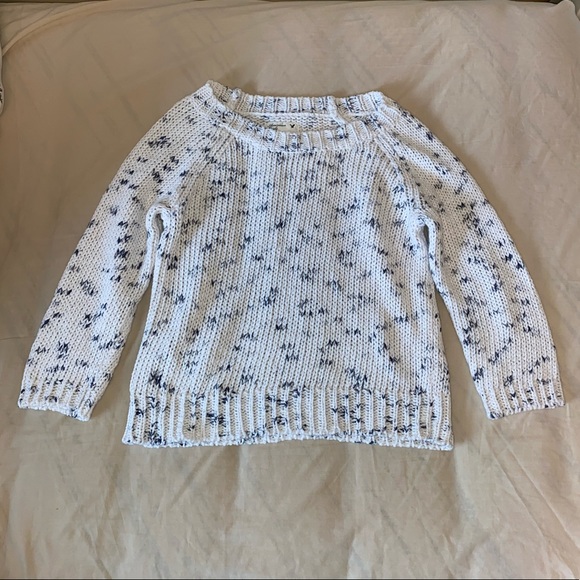 American Eagle White knitted sweater